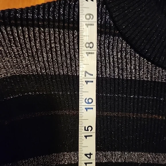 House Of Harlow 1960 Striped Black, Gray, Silver Knit Stretch Sweater Sz M - Picture 3 of 9